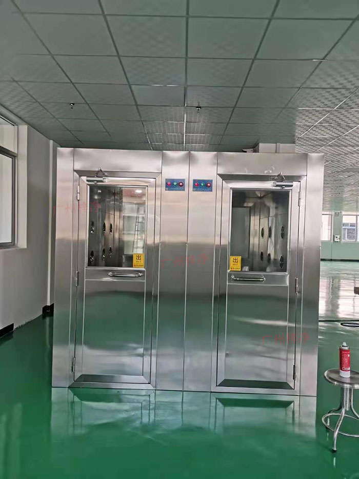 風淋室作為凈化車間的必備設(shè)備