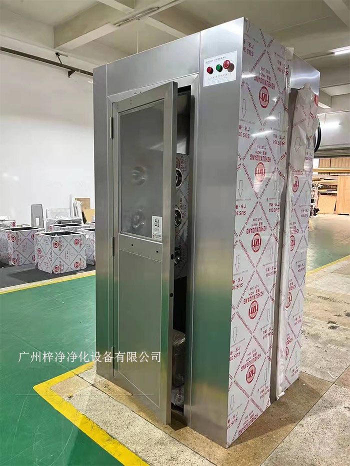 風淋室是潔凈室中用于人員凈化的重要裝置。